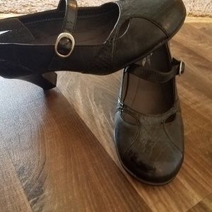 Black heeled Mary Jane's